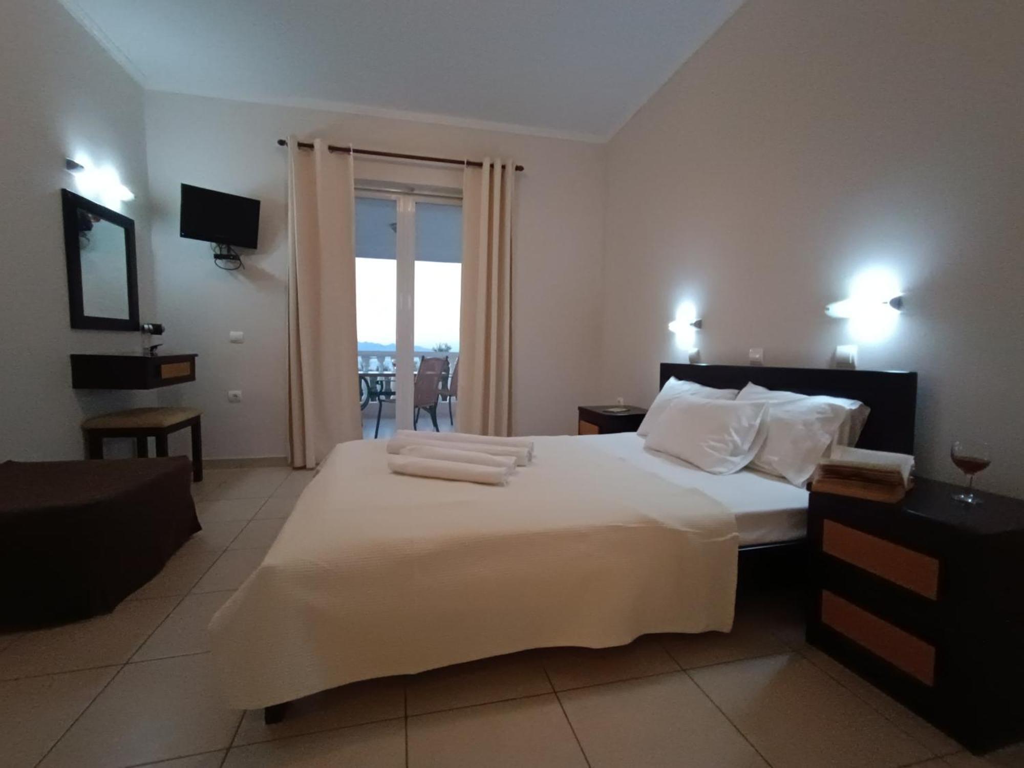 Pouliezos Koklanis Zante Apartments Alykés Eksteriør bilde