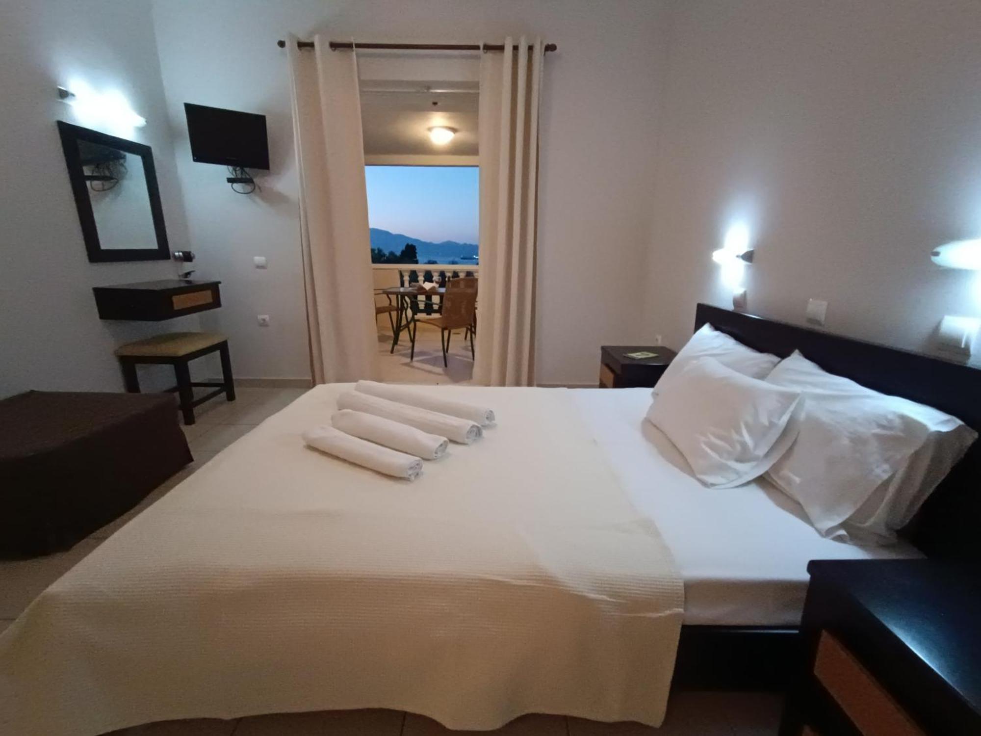 Pouliezos Koklanis Zante Apartments Alykés Eksteriør bilde